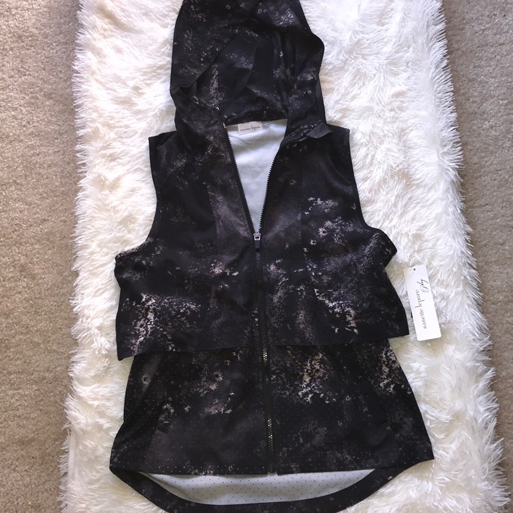 Set:Nanette Lepore Sleeveless Layer Vest - Picture 10 of 16
